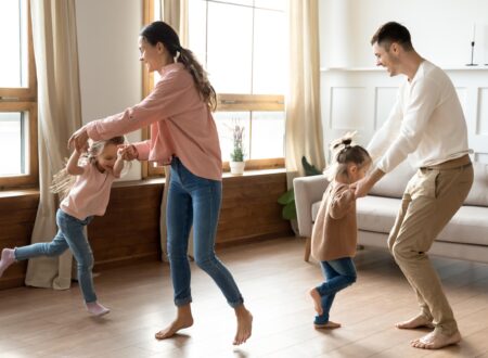 parents dancing with children